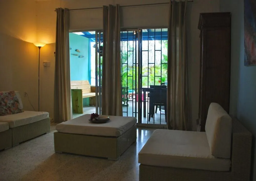 Caribbean Flower Apartments Willemstad
